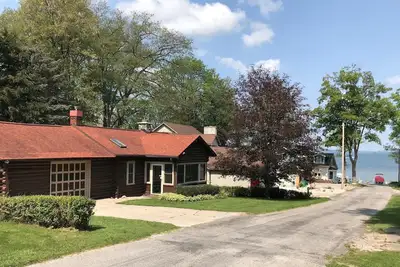 Image de Beau 2 chambres maison en bois rond sur l'extrémité sud de Hubbard Lake