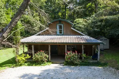Image de 3br / 3ba Auburn Location de vacances