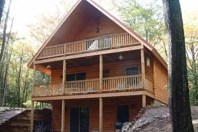 Image de Maison en bois rond magnifiquement meublée sur le ruisseau Shetland isolé