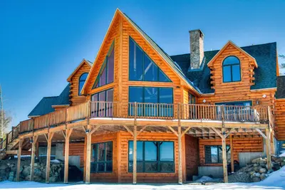 Image de Beau chalet de ski spacieux et élégant avec beaucoup de commodités