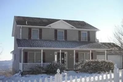 Image de Halsey de la Haven - Very Fine Country 'Cottage' dans un superbe Quartier.