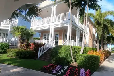 Image de Beau front de mer dans le récif d'Angler's avec vue sur Sand Bar avec bateau