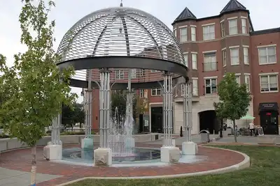 Image de Condo peut accueillir jusqu'à 8 / Unité 205 / Droite acrooss la route de français Lick Hôtel!