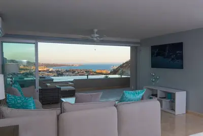 Image de Condo de luxe neuf, moderne et élégant avec une vue imprenable sur Cabo