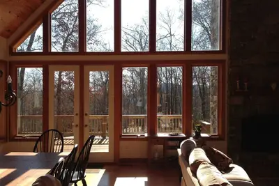 Image de Marchez vers les pistes et Mountain Inn / Premier étage et chambres à coucher du premier étage