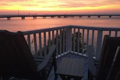 Image de Beaux couchers de soleil sur la baie de Chincoteague * Vues panoramiques sur l'eau * Quai privé