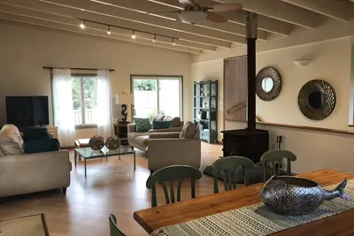 Image de Réservez maintenant pour 2020! Spacieux 5 chambres - 16 personnes