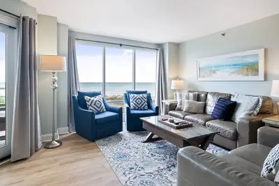 Image de Vues panoramiques sur l'océan dans cette luxueuse villa de 3 chambres rénovée en bord de mer