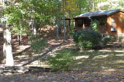 Image de Miss Jo. . . Chalet à distance avec bain à remous extérieur