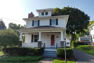 Image de Charmante maison de village. Marchez vers tout: restaurants, boutiques et sentier du canal