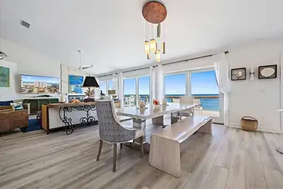 Image de Grande villa de luxe en bord de mer avec une vue magnifique!