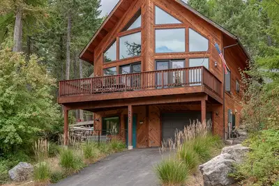 Image de Cathédrale dans les pins près du lac Flathead, 2800 pieds carrés