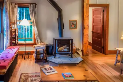 Image de Cabane-Sdb privée-Vue sur le bois-Gardeners Pet Friendly