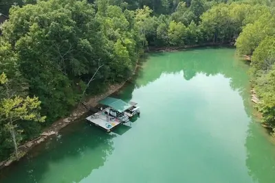 Image de Paradis du kayakiste 'Shady Grove', quai privé et baignade sécurisée, pente douce