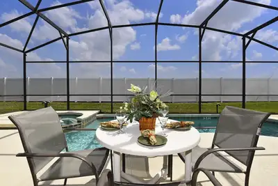 Image de Resort, maison Disney pour la famille et les amis, piscine sud, spa, wifi, salle de jeux