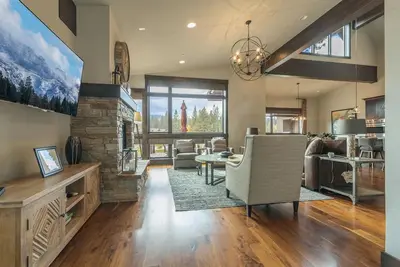 Image de Schaffers Mill Home magnifique avec vue sur le parcours de golf