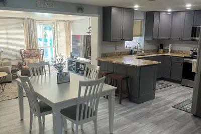 Image de Charmant Riverfront Cottage. Kayaks Gratuits, Canoe Et Plus