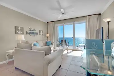 Image de Superbes vues sur le golfe et la plage! Condo de luxe 1br / 2ba amélioré