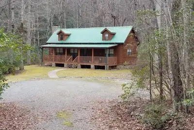 Image de Log Cabin, Trout Pond sur 17 acres, près de Dupont State Forest, très privé