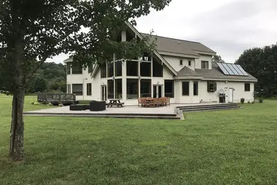 Image de Three Ridges Haven- Devils Backbone Brewing Company