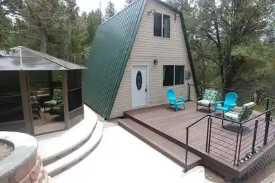 Image de Le chalet de tête de Cable Mountain Trail de Zion peut accueillir 13 personnes à bord du parc national de Zion