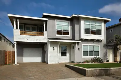 Image de Idéal pour les séjours plus longs, près de la plage et du centre-ville de Carlsbad, animaux acceptés