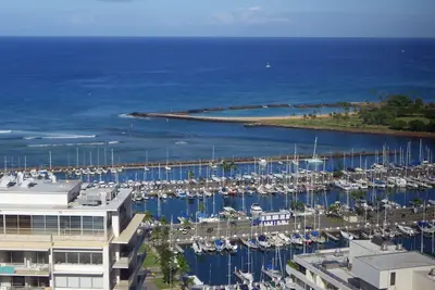 Image de Spacieux 2 Br avec vue sur l'océan, Diamond Head, port, coucher de soleil et feu d'artifice! !