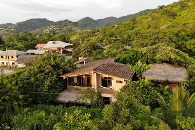 Image de Maison confortable sur la plage d'Ayampe
