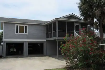 Image de Ocean Front / 4 places Golf Cart inclus avec cette maison