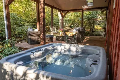 Image de Creekside Cottage sur le mont Pisgah près de Blue Ridge Parkway