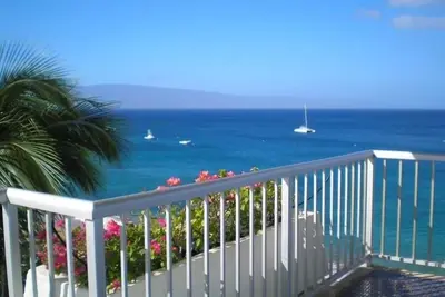 Image de Vues spectaculaires du 7e étage Oceanfront Whaler Condo