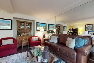 Image de Vail Village Studio sur le ruisseau * Vail Trails 3b * Parking gratuit