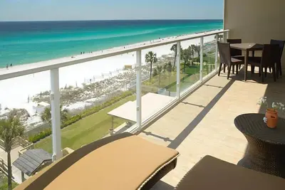 Image de Regardez et ensuite décider: exceptionnelle en bord de mer rénové: W / Service de plage