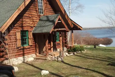 Image de Log Cabin in Pristine Northern Woods and Water Private Retreat