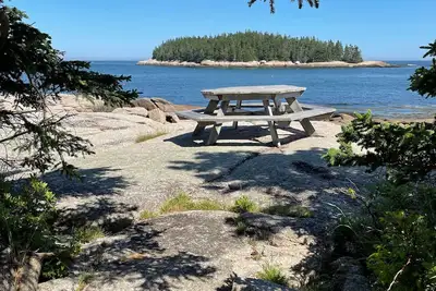 Image de Easterly I une maison de bord de mer isolée privée rustique dans le village de Corea