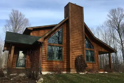 Image de Super endroit! Egg Harbor Log Cabin - 40 acres avec sentiers de randonnée