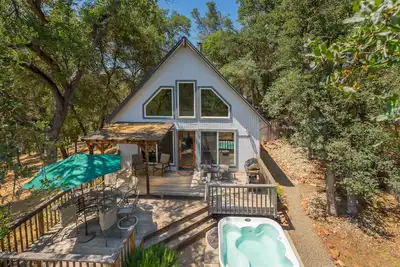 Image de Cottage confortable près de Yosemite, de belles vues, un bain à remous et plus encore!