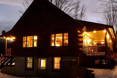 Image de EXPÉRIENCE Pure Michigan! Log Cabin 2 minutes de Crystal Mtn & Betsie River! ! !