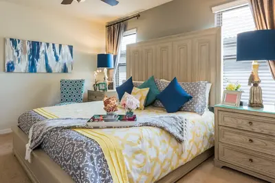 Image de Prestige 2: Superbe Windsor à Westside, face sud piscine / spa, jeu Rm