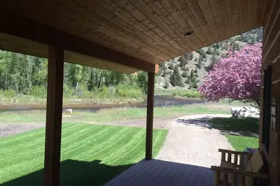 Image de Belle cabine sur les rives de Rock Creek - Willow Cabin