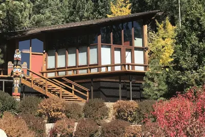 Image de Cabane norvégienne classique au coeur de Squaw Valley, Lake Tahoe, Ca