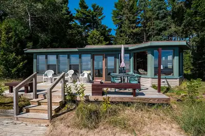 Image de Le lac Michigan Sand Beach & Boisé confidentialité