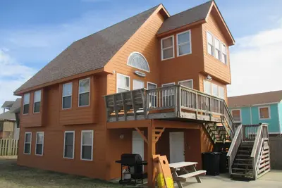 Image de Le Sunsetter Beach House! Pool & Home Cinéma! Nice People Only!