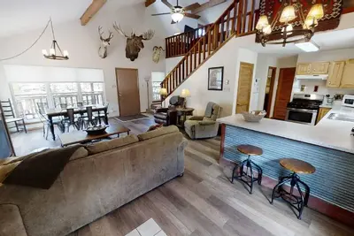 Image de 1 Chambre W / Loft Spacieux, Upper Valley, vue superbe!