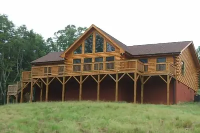 Image de Hanging Rock Getaway sur 42 acres situé au centre de tout cela avec Mountain View