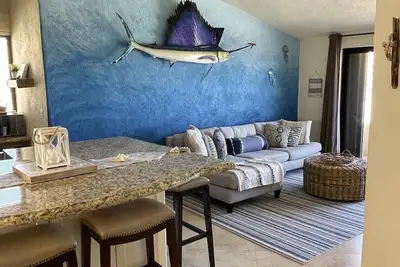 Image de Tout Nouveau condo rénové! Ocean Front on Beach 2 Bd 2 Ba Niveau supérieur