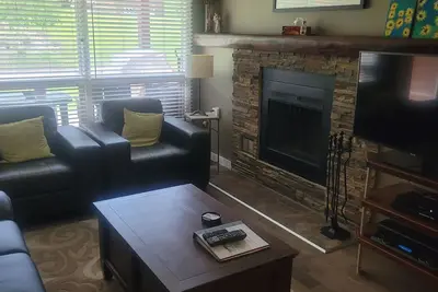 Image de Emplacement parfait Maison de ville 1 chambre: vrai ski aux pieds avec sauna!