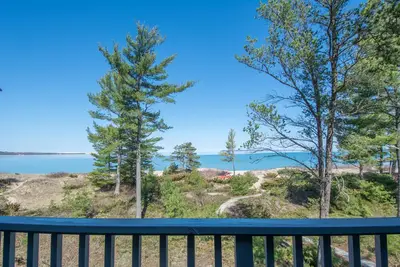 Image de Condo rénové sur le lac Michigan avec A / C