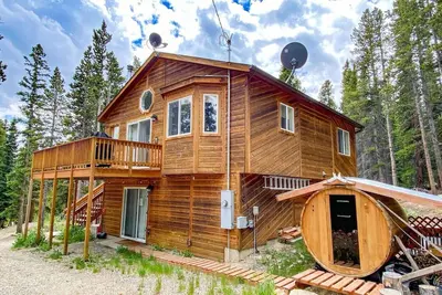 Image de 3 chambres / 2 cabines de bain / nouveau sauna / salle de jeux / isolé et vues près de Fairplay et Breckenridge