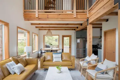 Image de Maison en aulne Tofino | Spa, vues sur la forêt tropicale et foyer extérieur